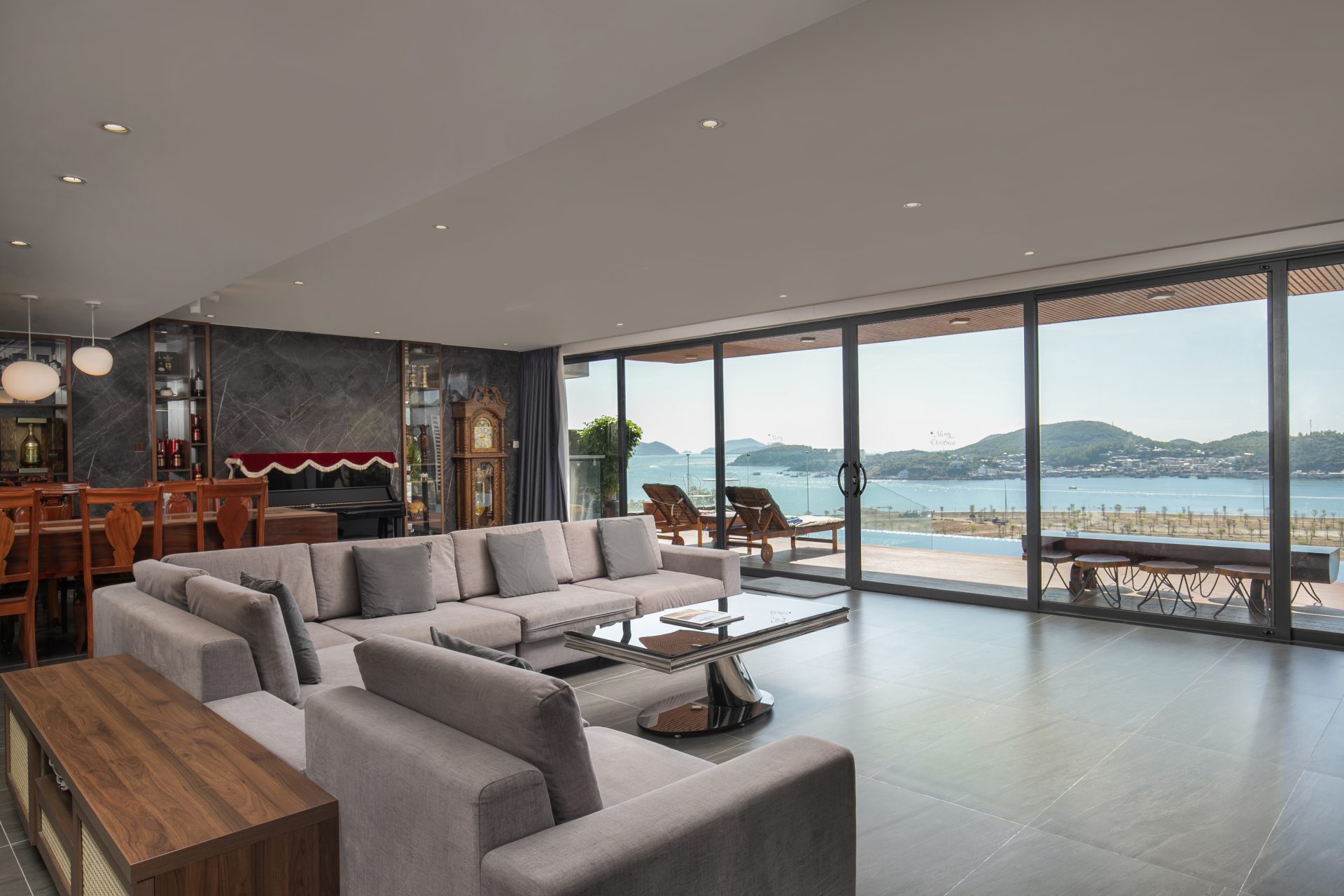 Ocean Front Villas Nha Trang giá bao nhiêu