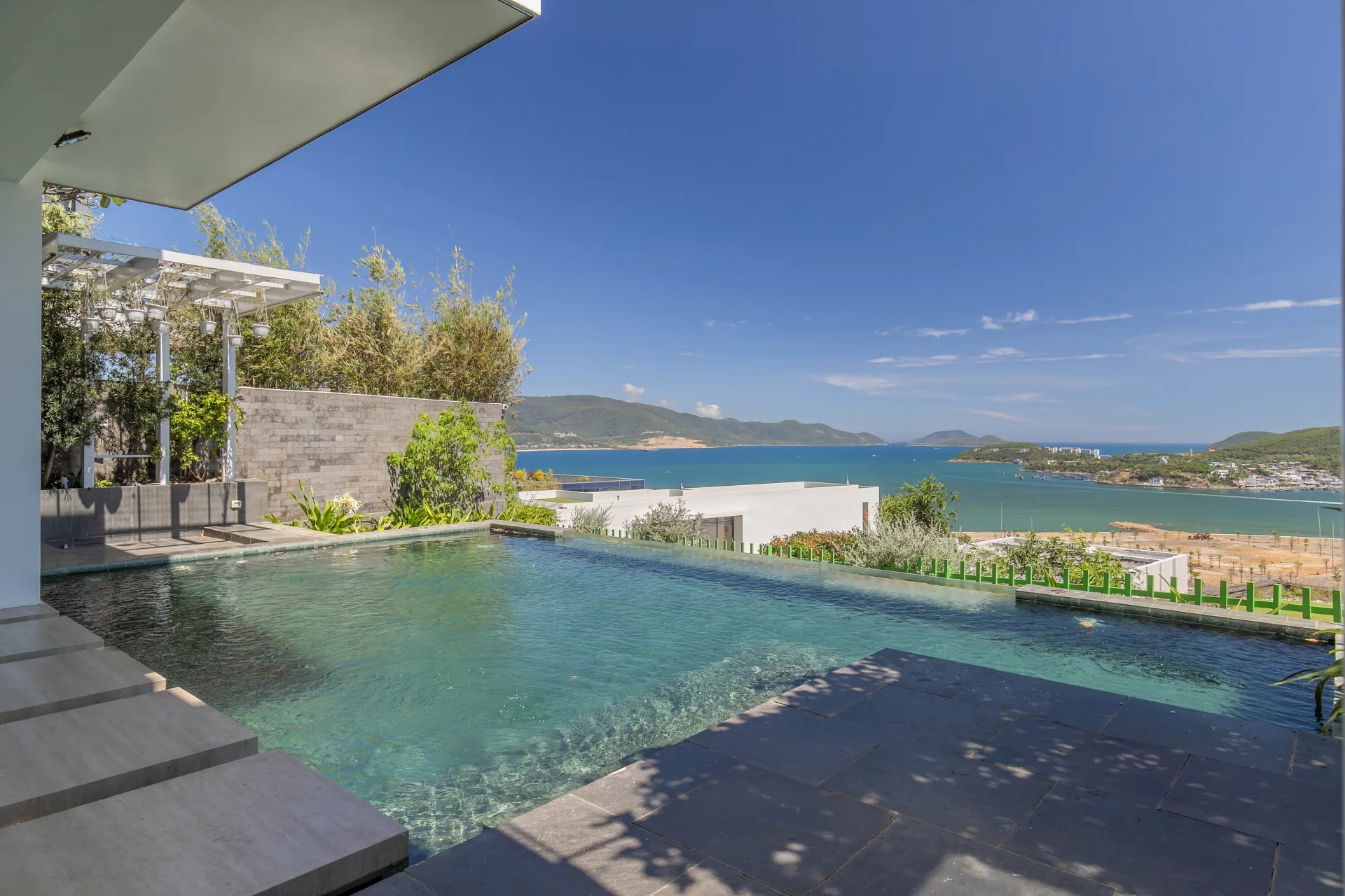 lịch trống Ocean Front Villas Nha Trang