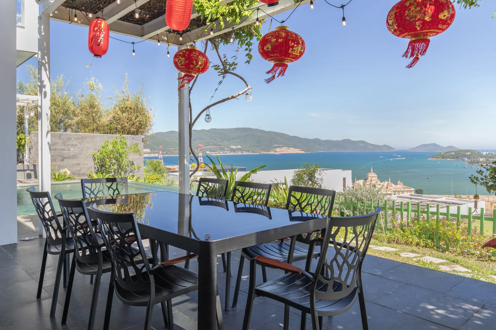 review Oceanfront villa Nha Trang