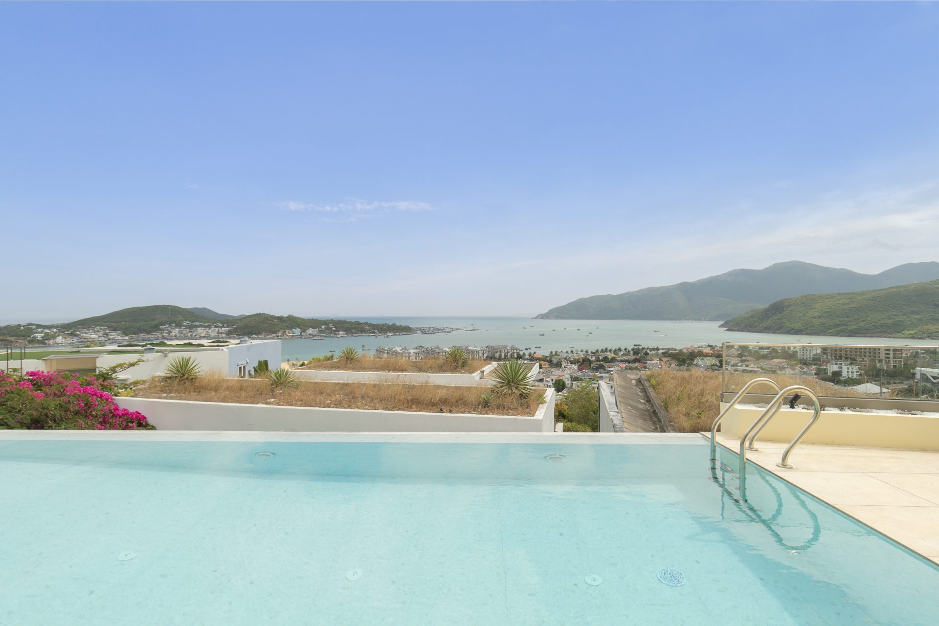 Lịch Phòng Trống Giá Gốc Của Villa Nha Trang Oceanfront Anh Nguyễn Koaniva Mới Nhất 2026