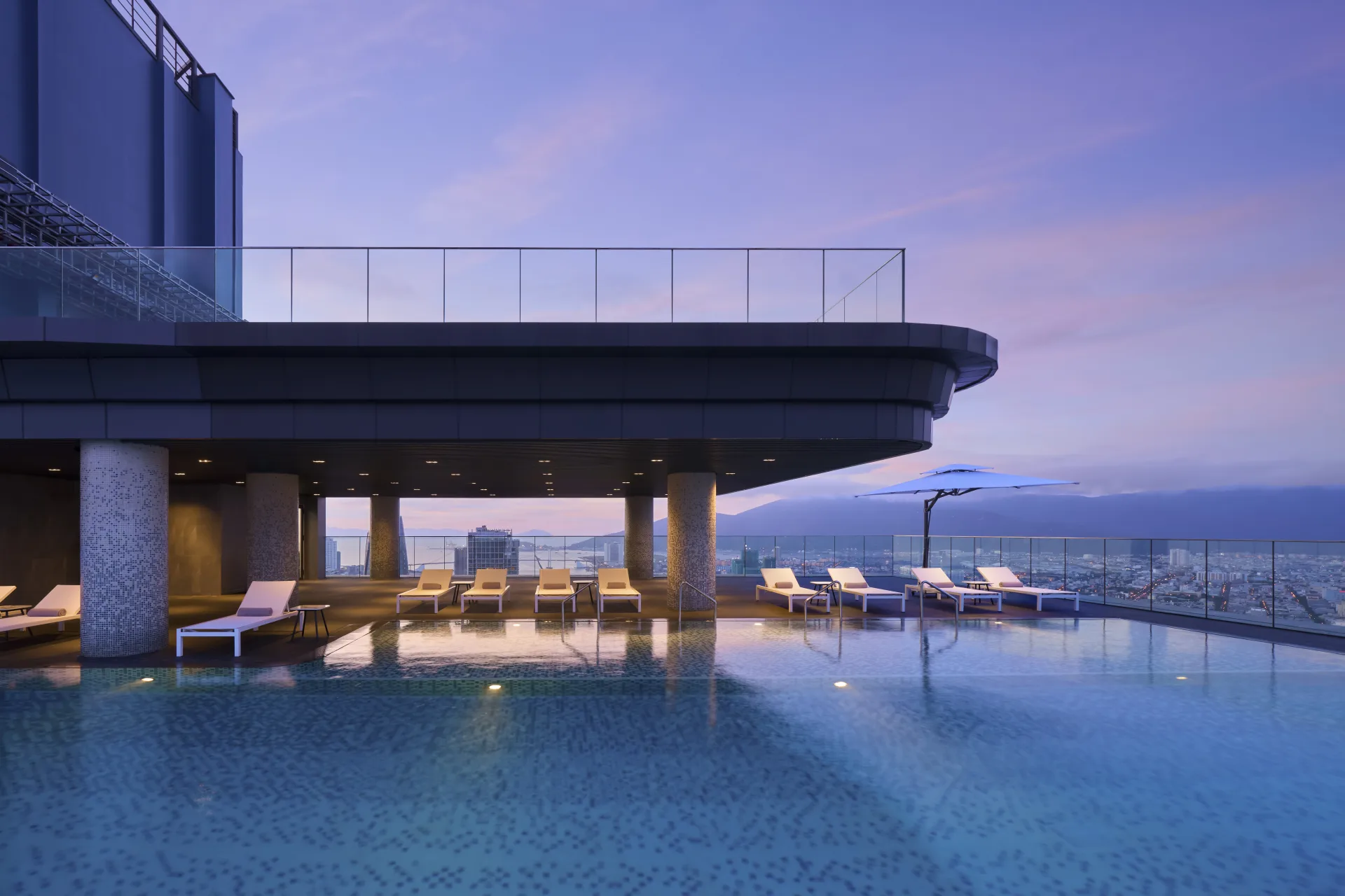 Courtyard by Marriott Danang Han River