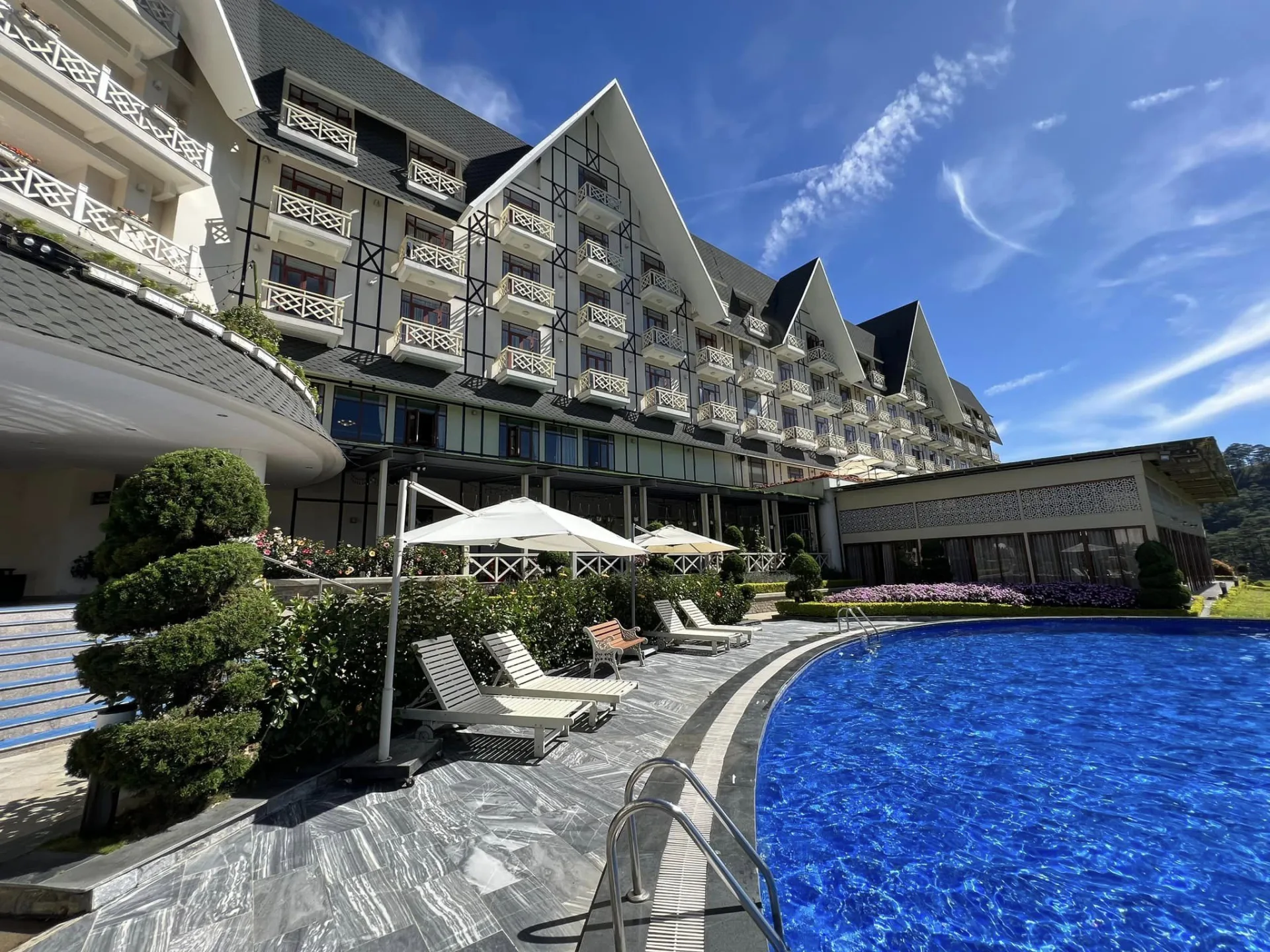 SWISS BELRESORT TUYỀN LÂM
