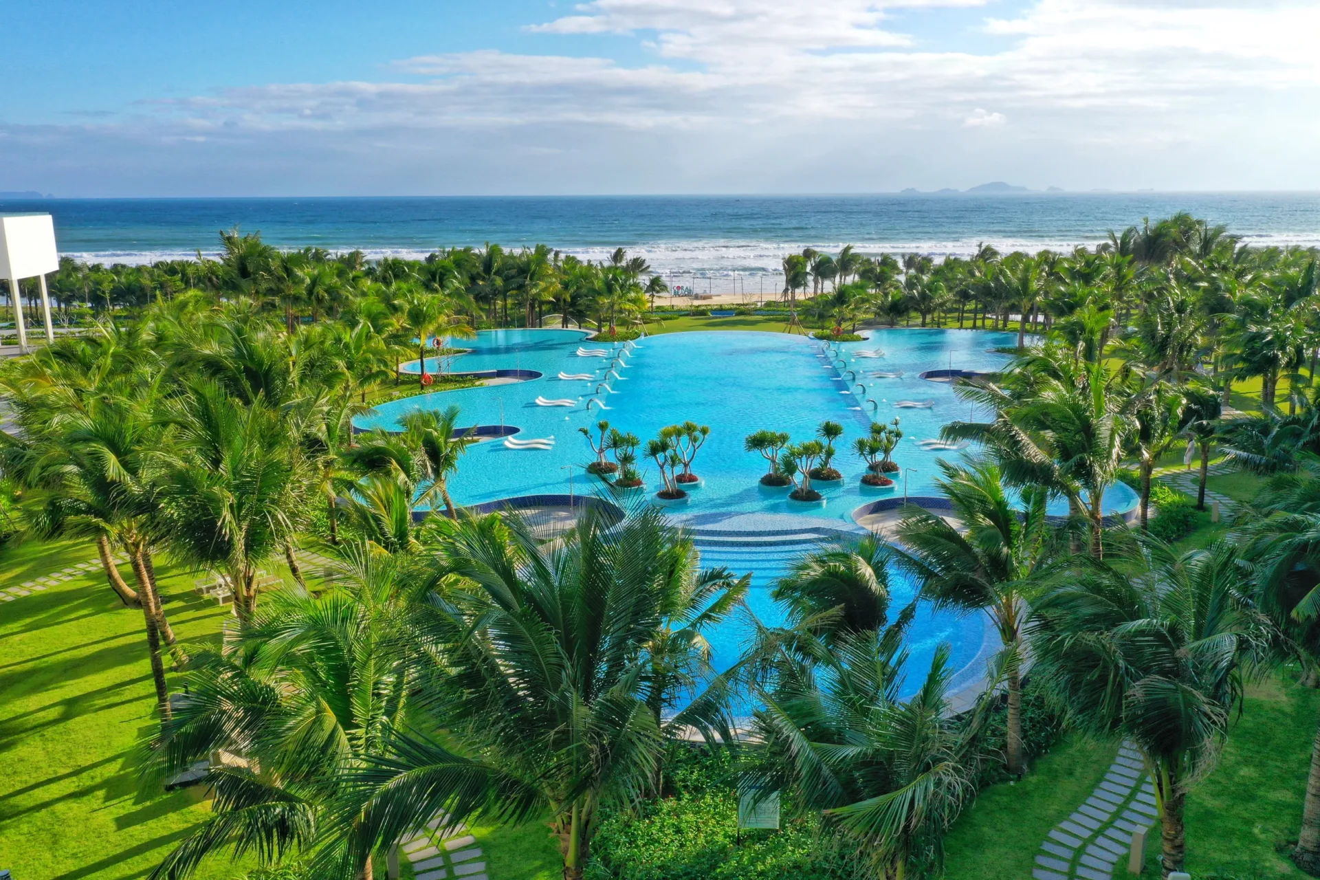 THE EMPYREAN CAM RANH BEACH RESORT