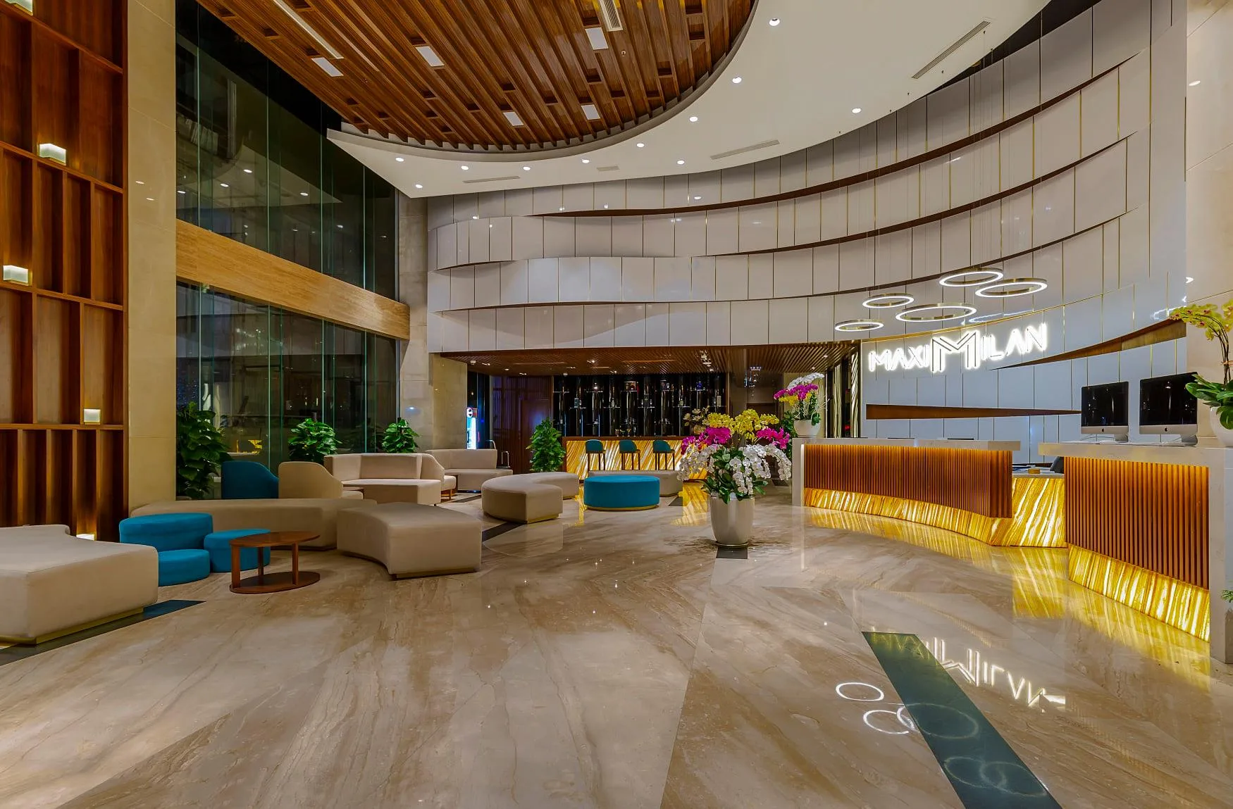 Maximilan Danang Beach Hotel