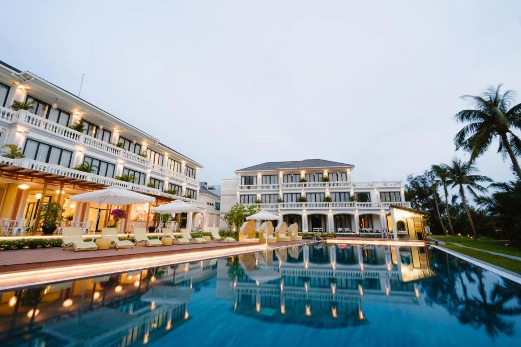 Moodhoian Riverside Resort & Spa