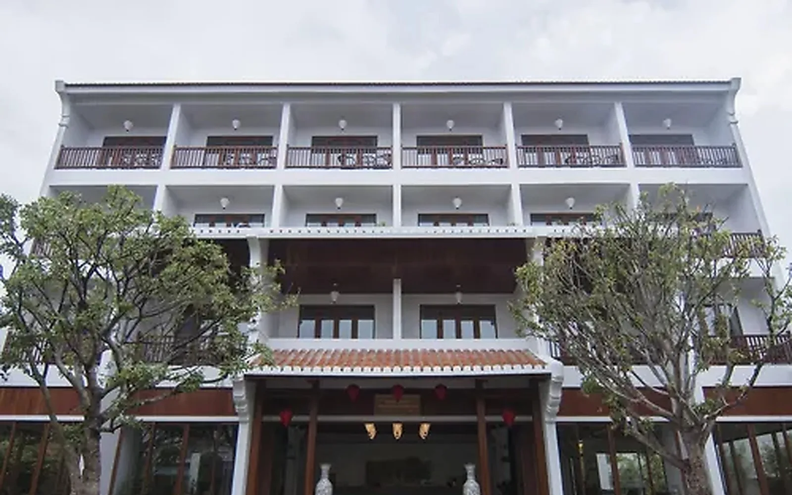 Vinh Hung Old Town Hotel