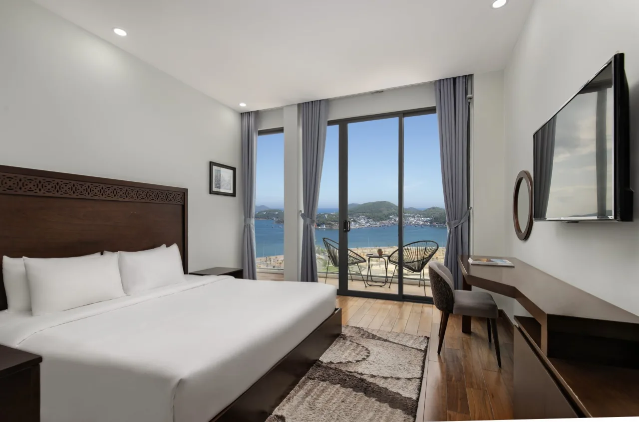 Ocean Front Villa Nha Trang B17 - 5PN