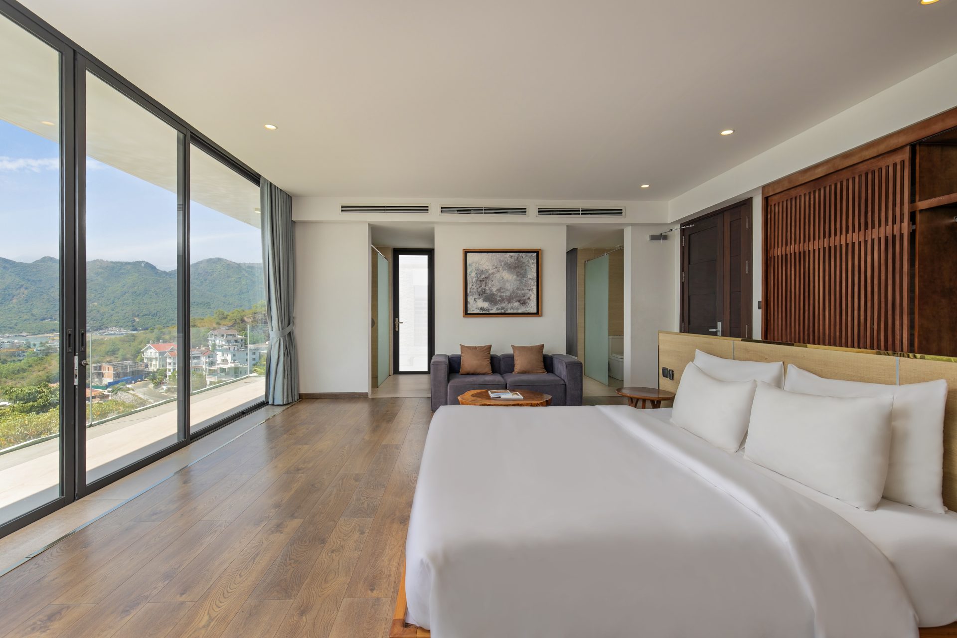 Ocean Front Villa Nha Trang B3-5 6PN