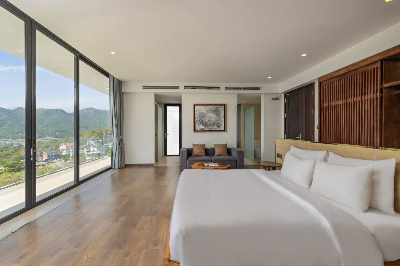 Ocean Front Villa Nha Trang B3-5 6PN