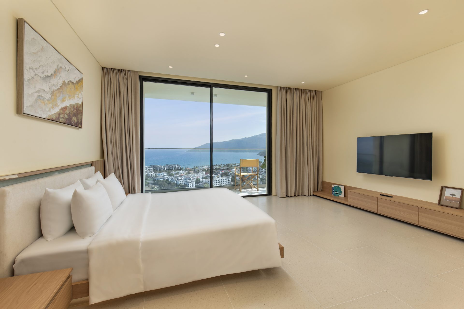 Ocean Front Villa Nha Trang R8 - 4PN