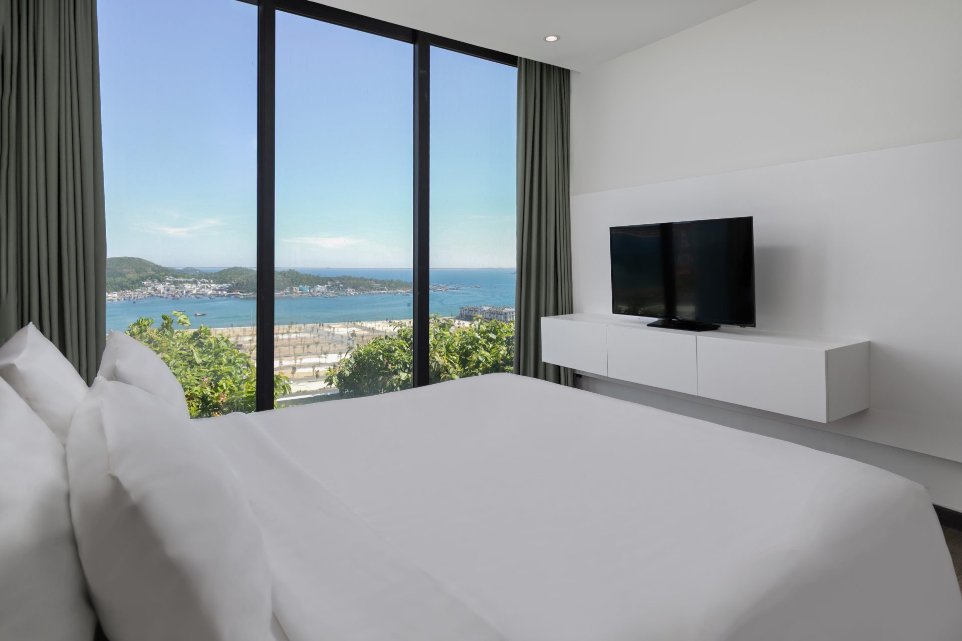 Ocean Front Villa Nha Trang R24 - 5PN
