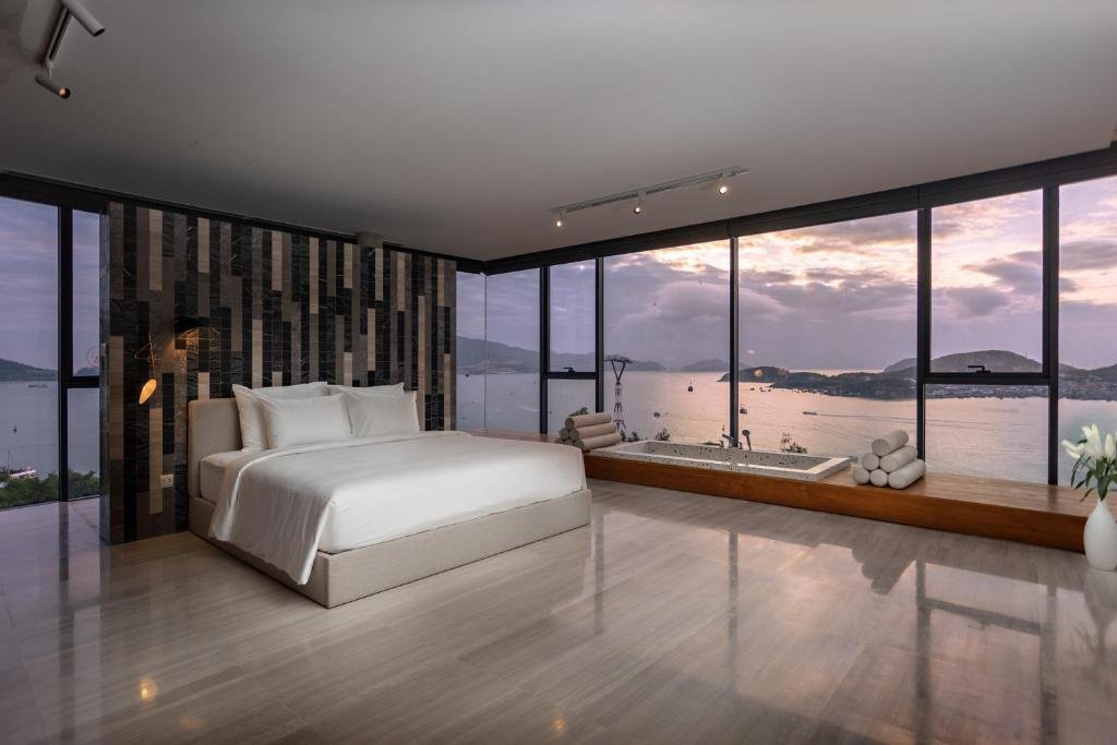 Ocean Front Villa Nha Trang B31 - 7PN
