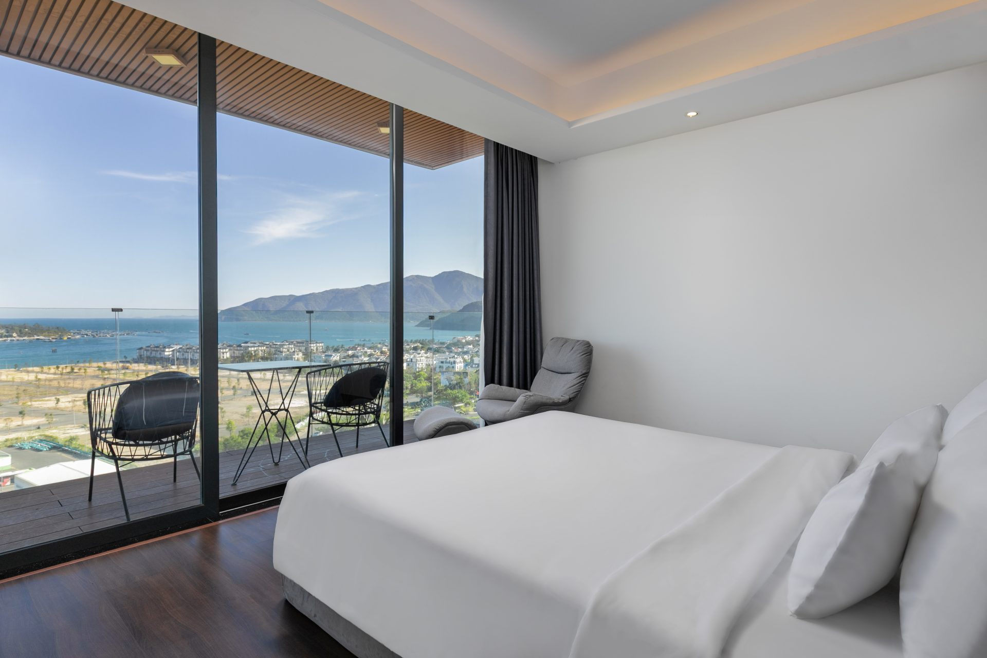 Ocean Front Villa Nha Trang B22 - 6PN