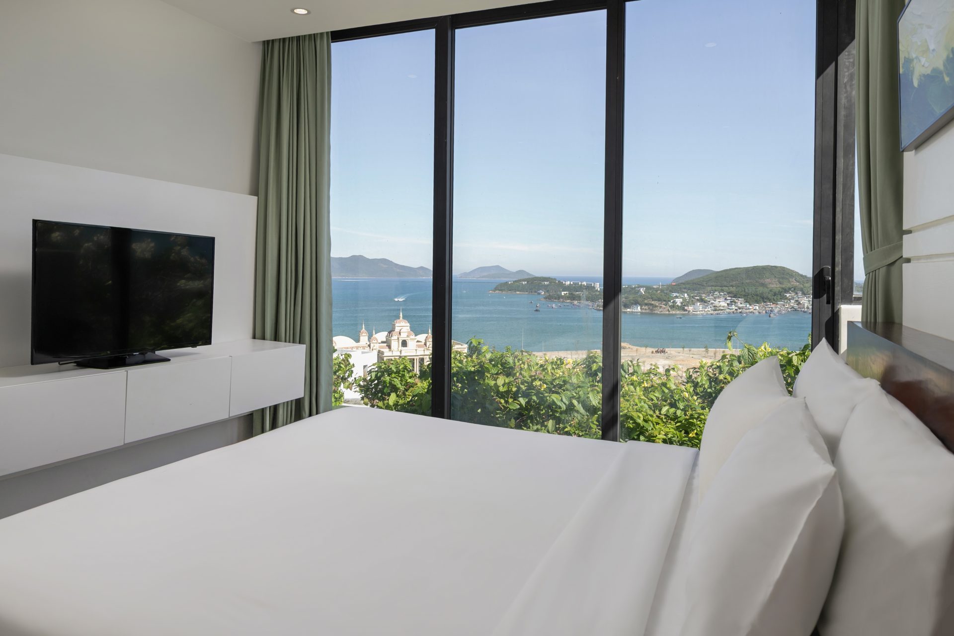 Ocean Front Villa Nha Trang R24 - 5PN