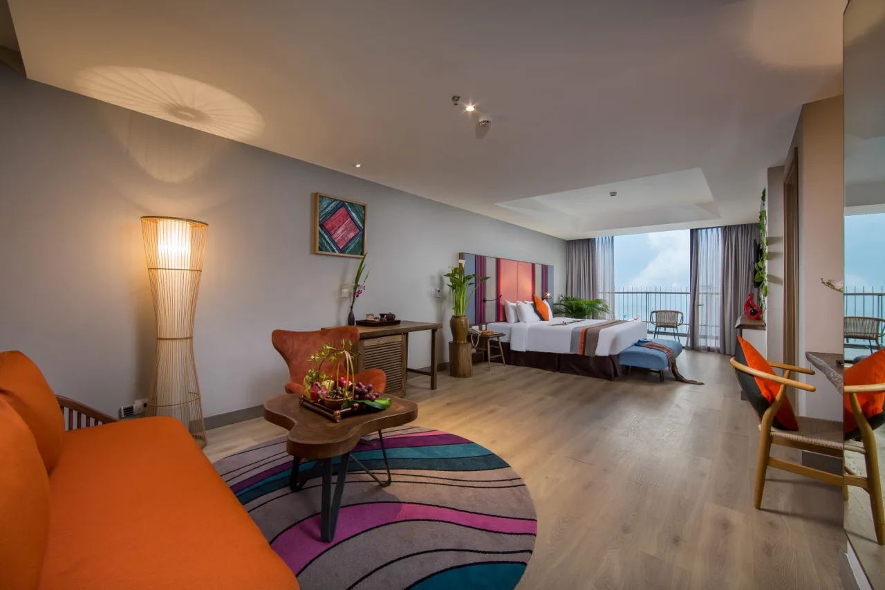 Hmong Suites