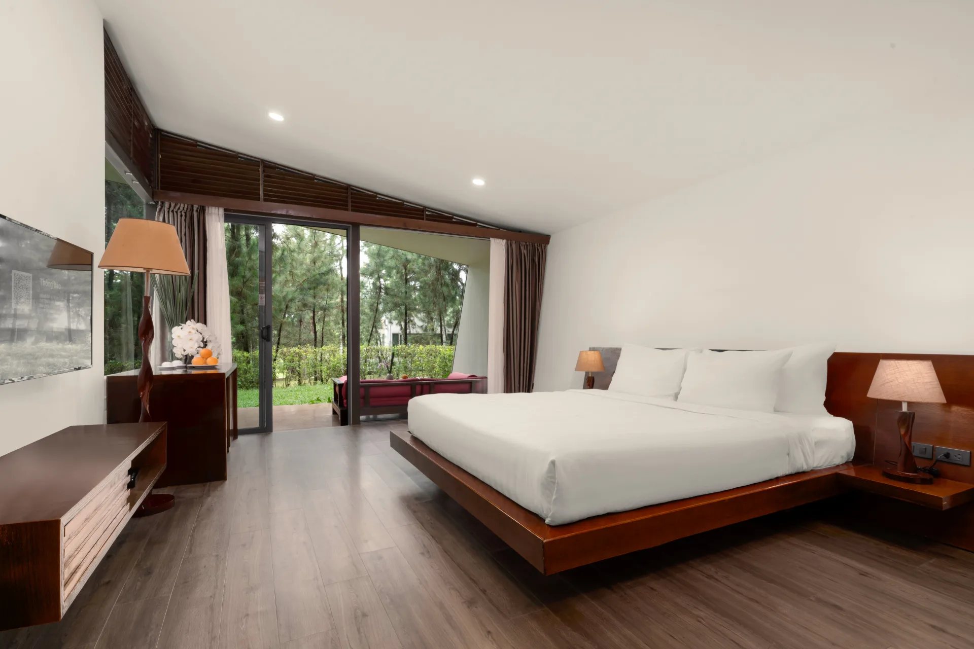 Hilltop Villa / Forest Villa
