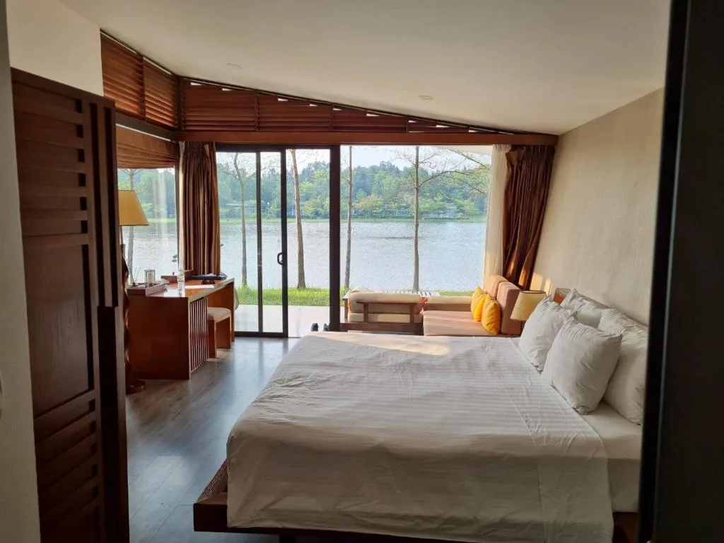 Lakeview Villa