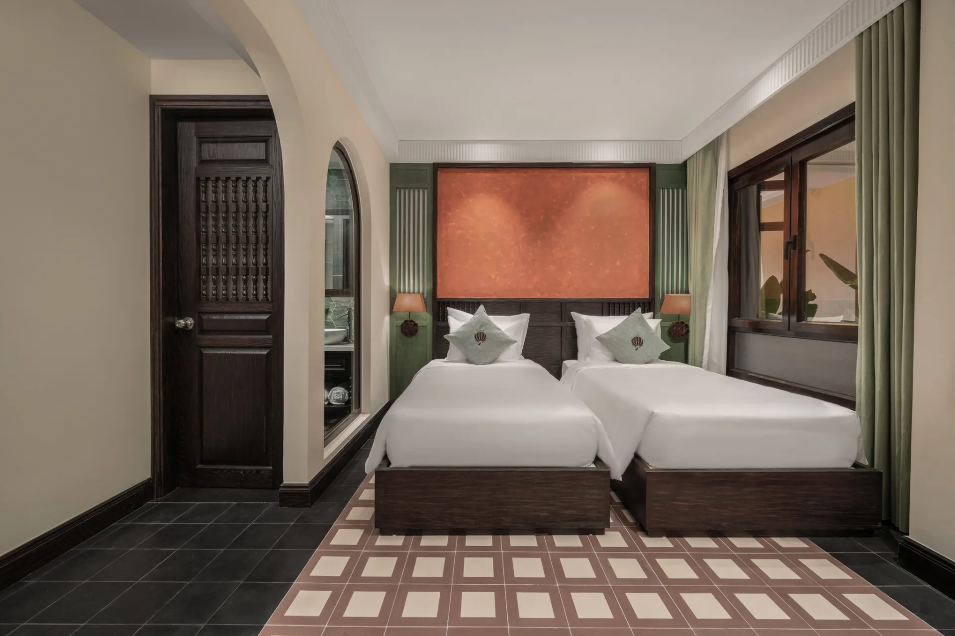 Signature Lantern Room Double/Twin