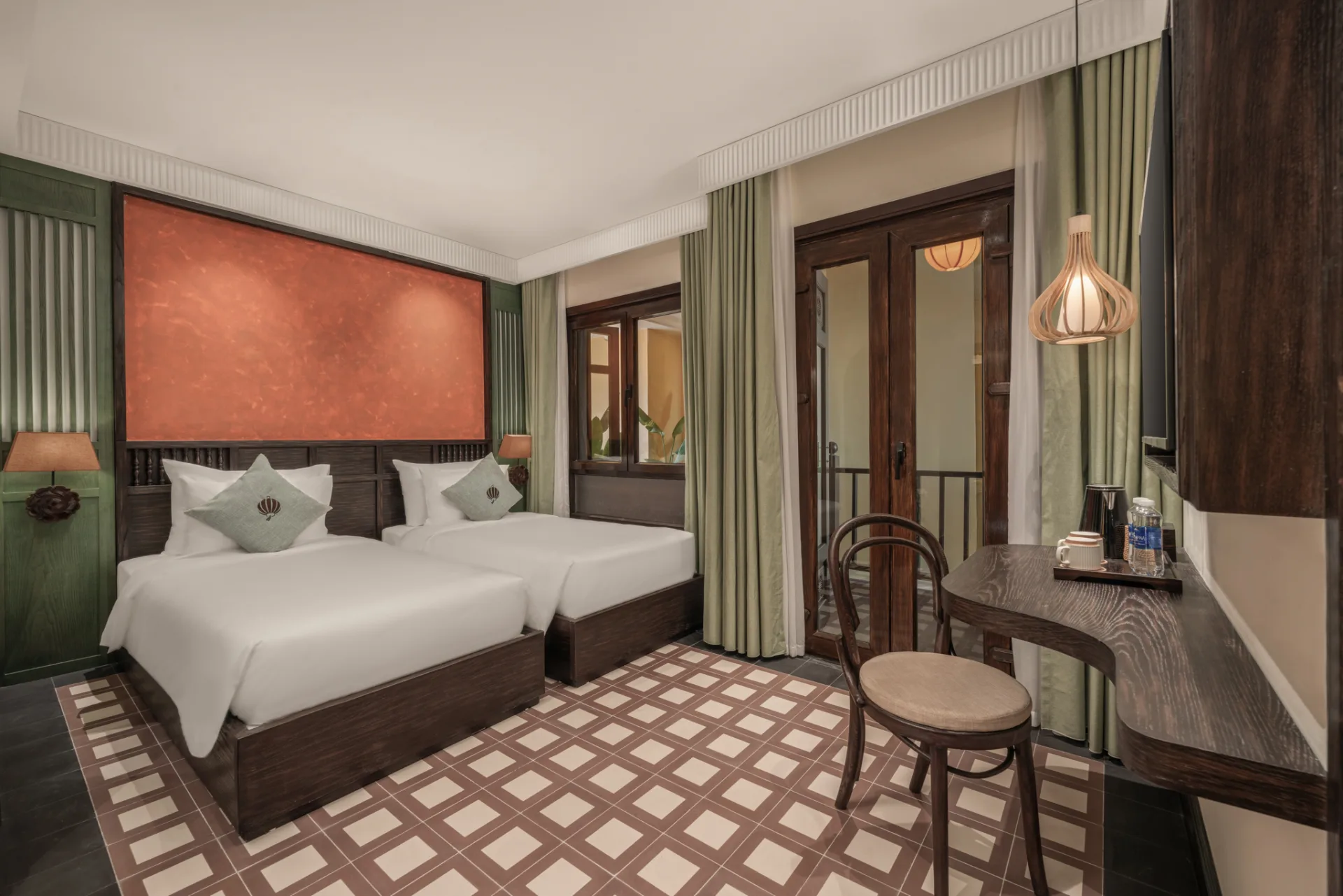 Signature Lantern Room Double/Twin