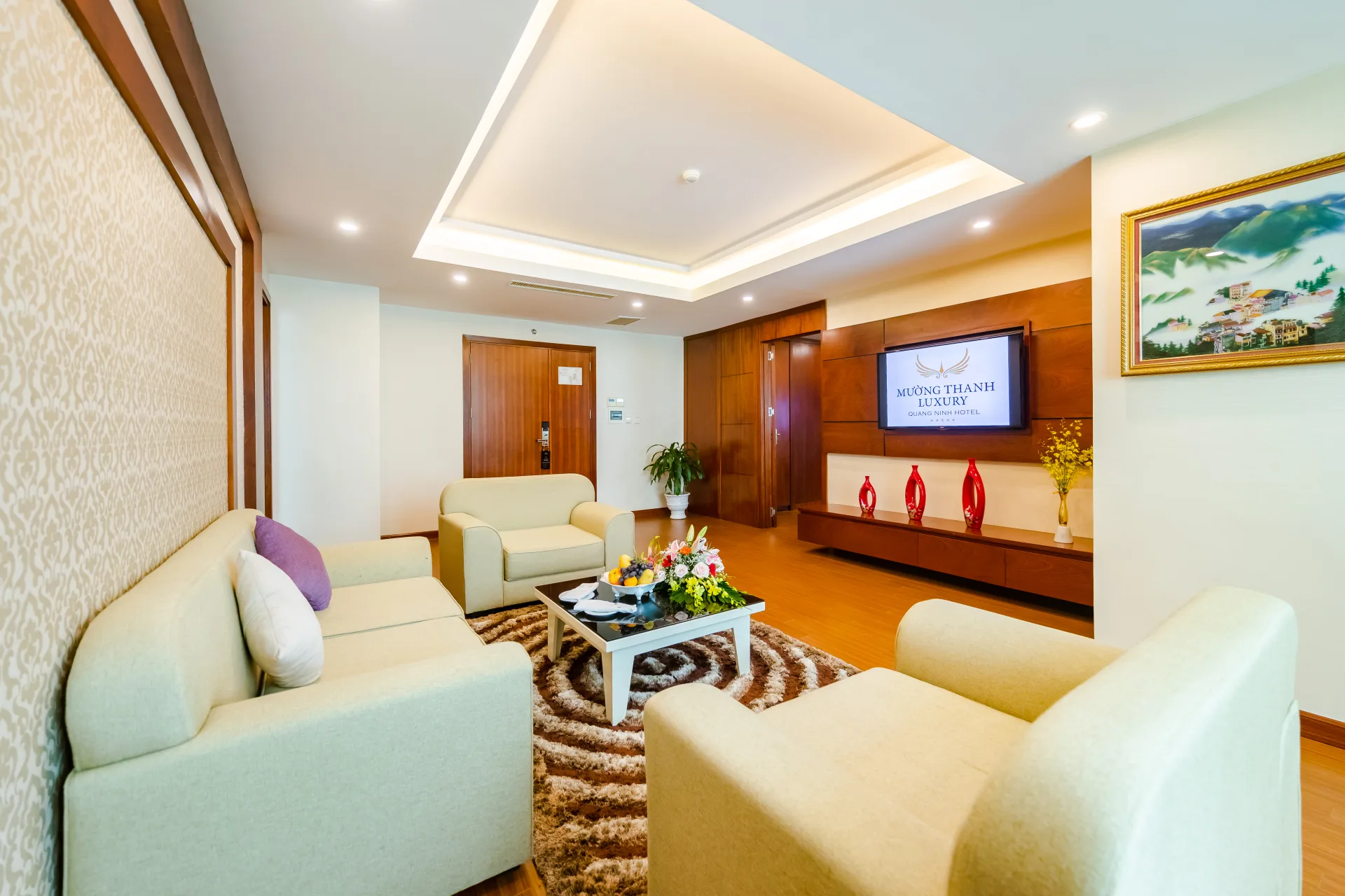 Family Suite (01 King + 01 Twin)
