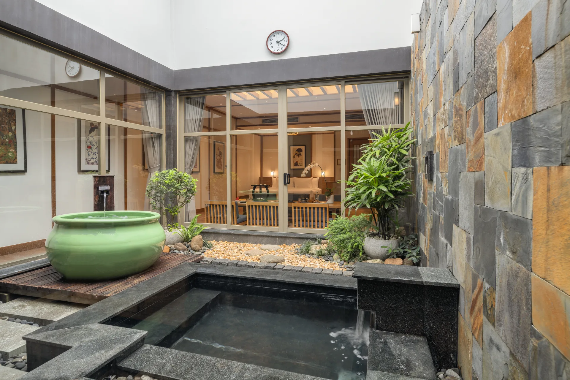 King Junior Suite 