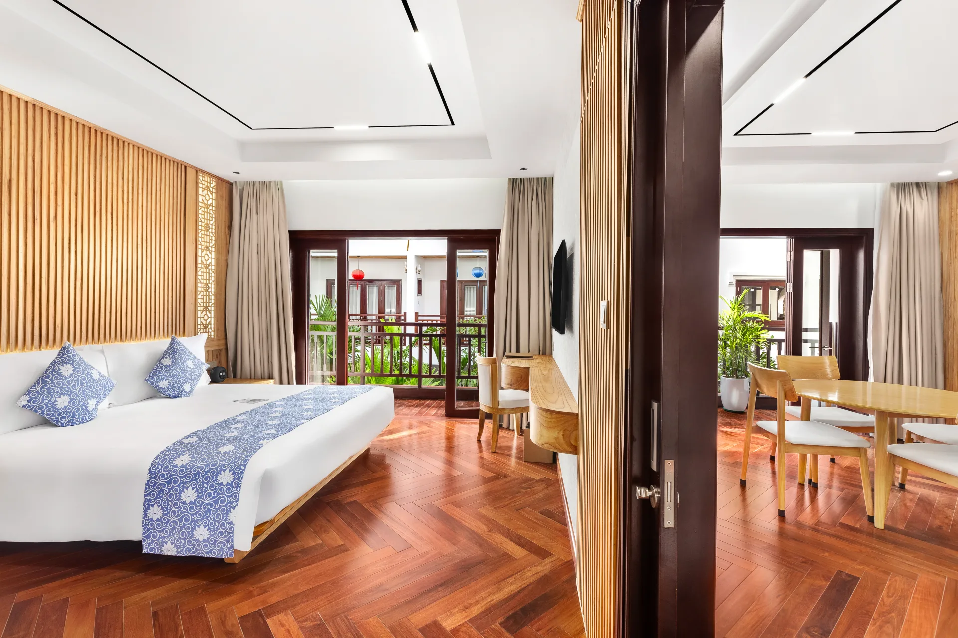 Bigger suite (garden view)