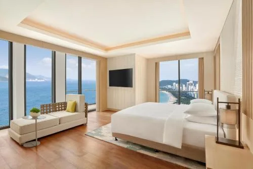 1 King Bed/ 2 Twin Beds Ocean View