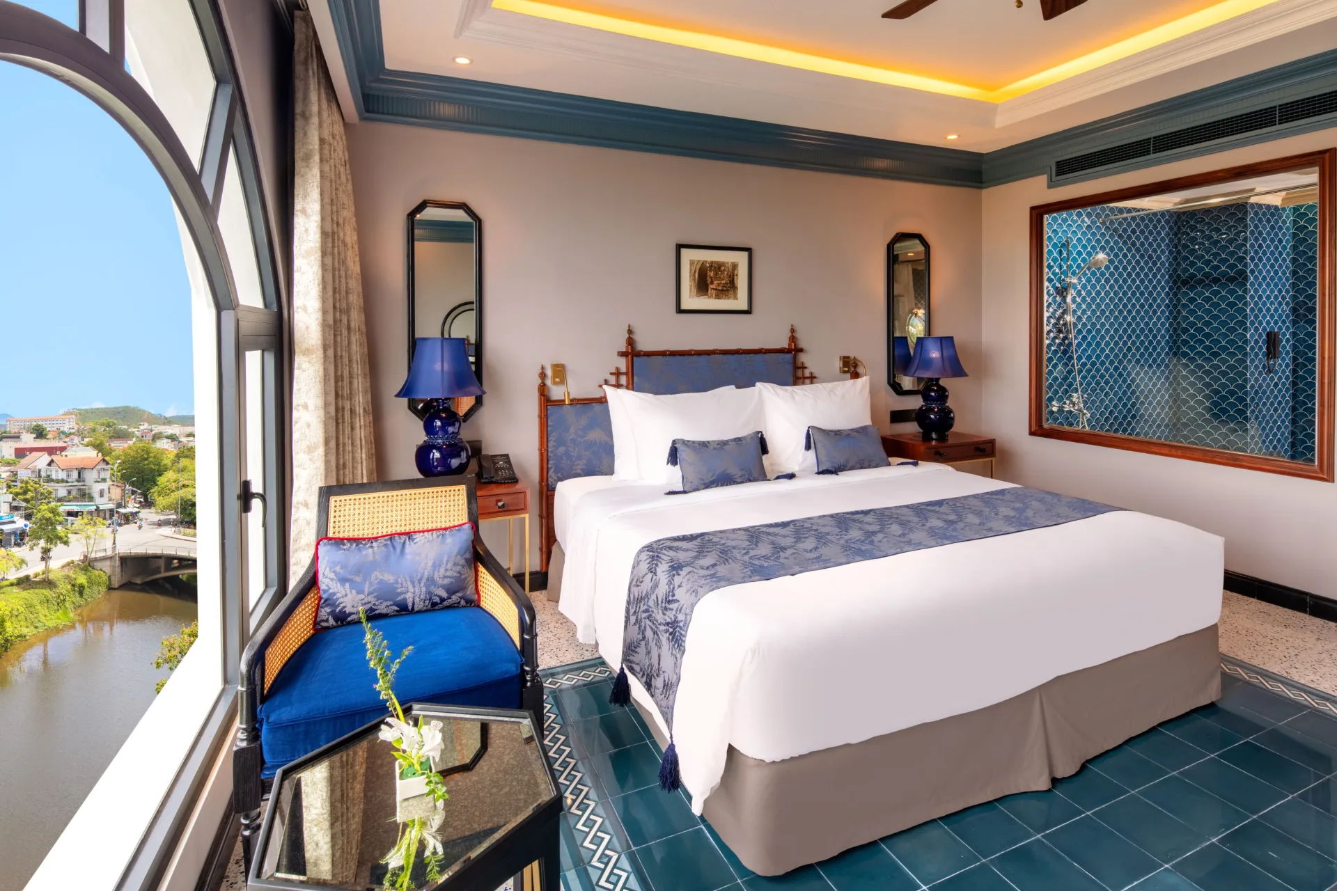 JUNIOR SUITE