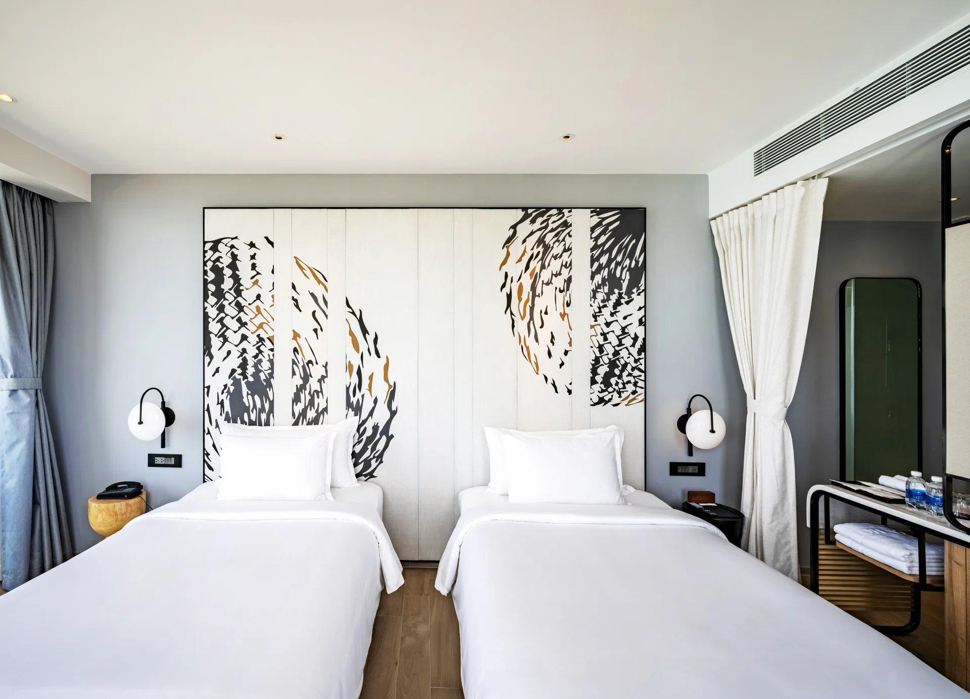 Premier City View (Twin, ko ban công, mỗi tầng 1p)	