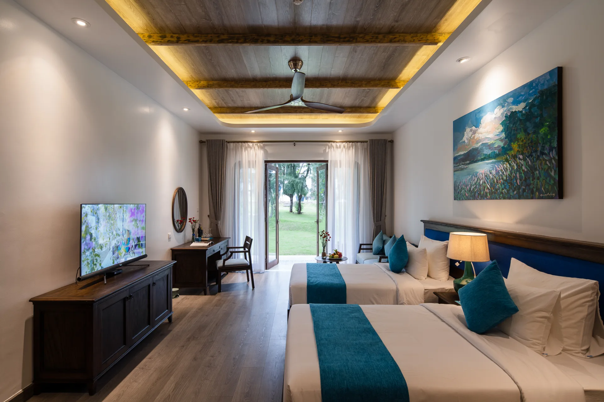 Premium Twin Garden View