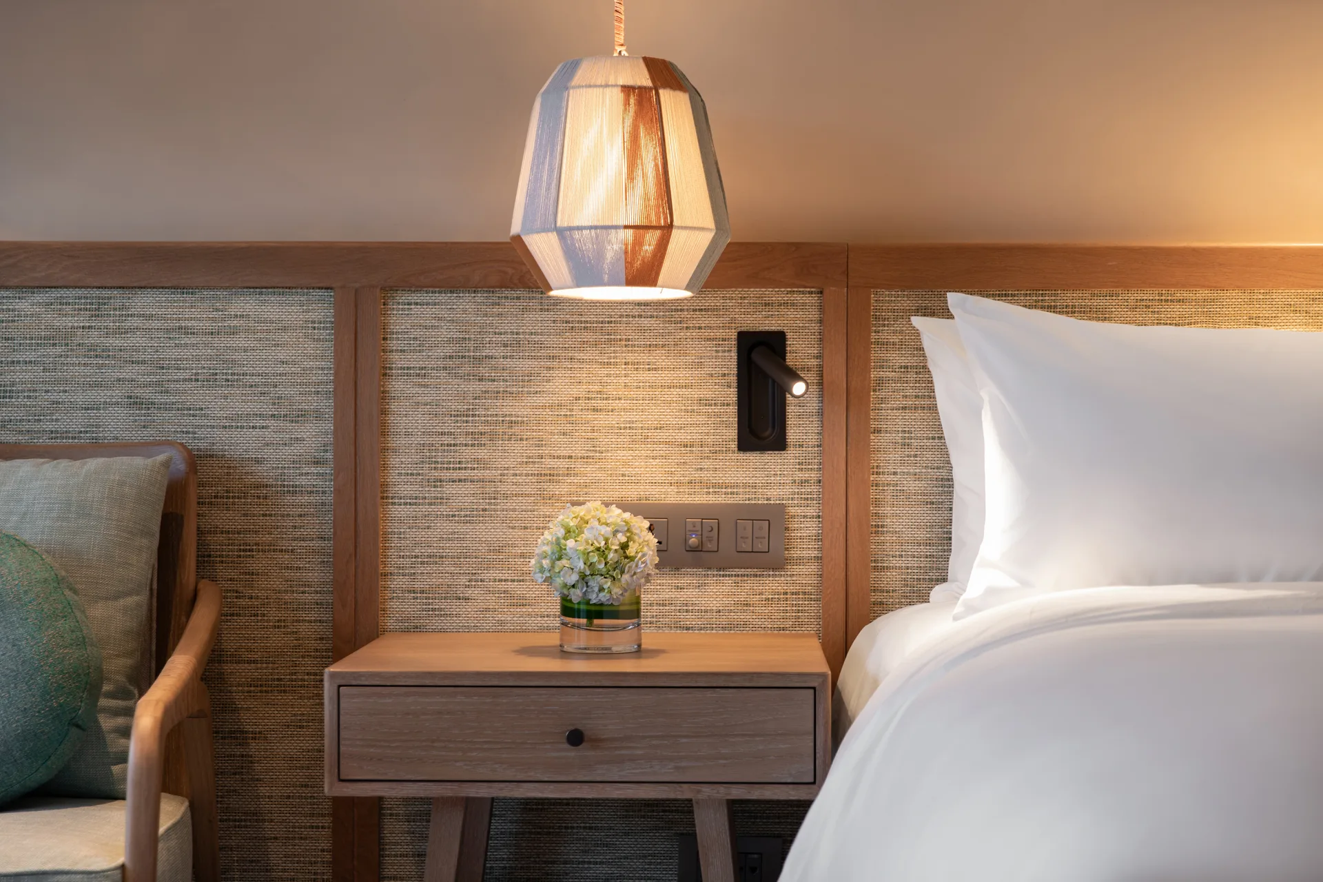 Premium Room King/Twin Bed Garden view
