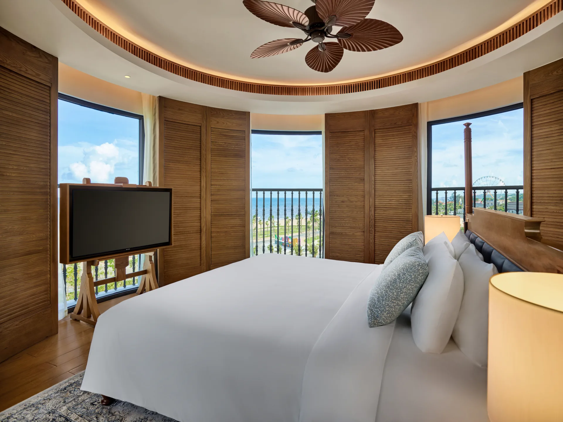 Admiral Suite with Oceanfront Seaview 