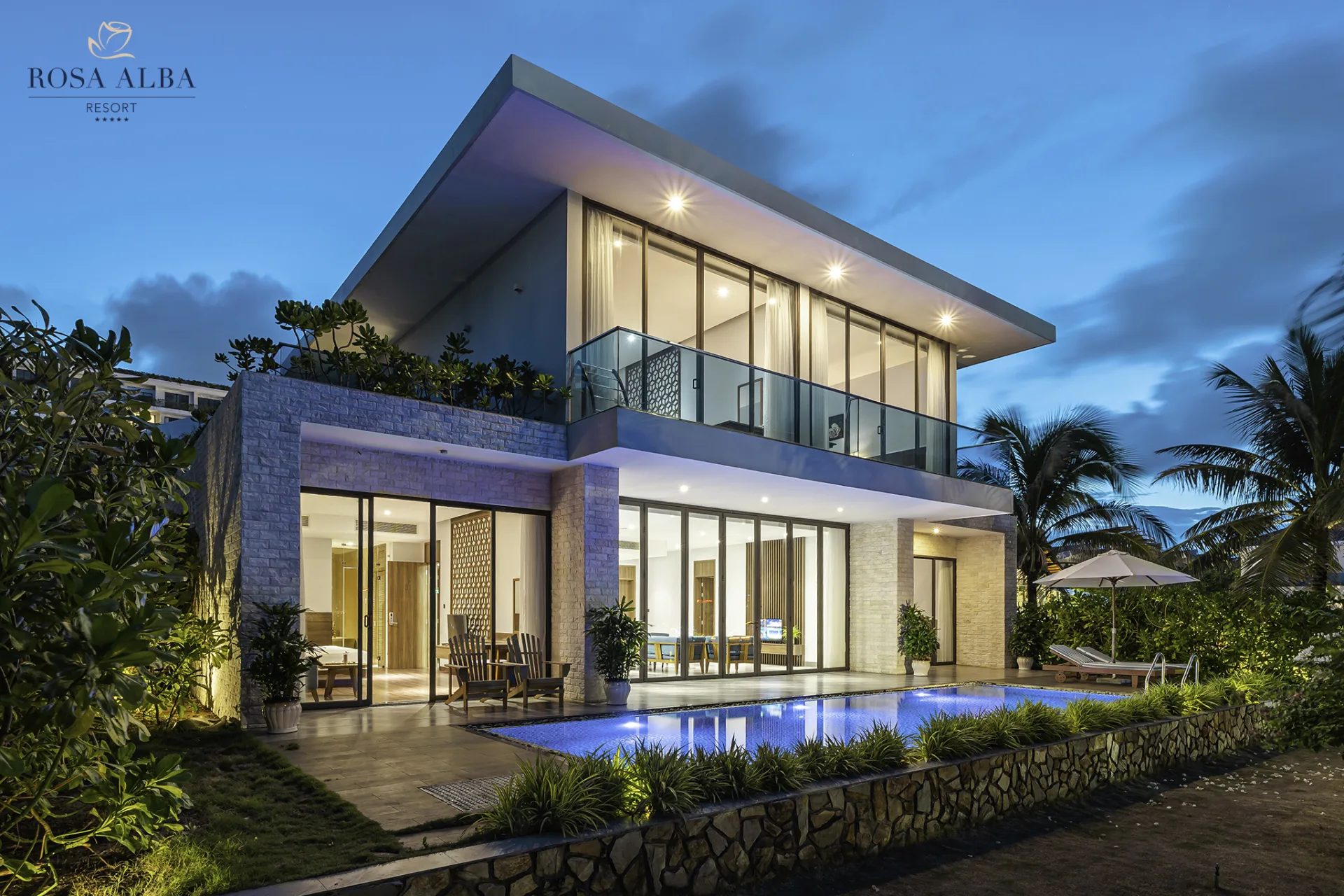 Beach front Villa 4 bedrooms with Private Pool