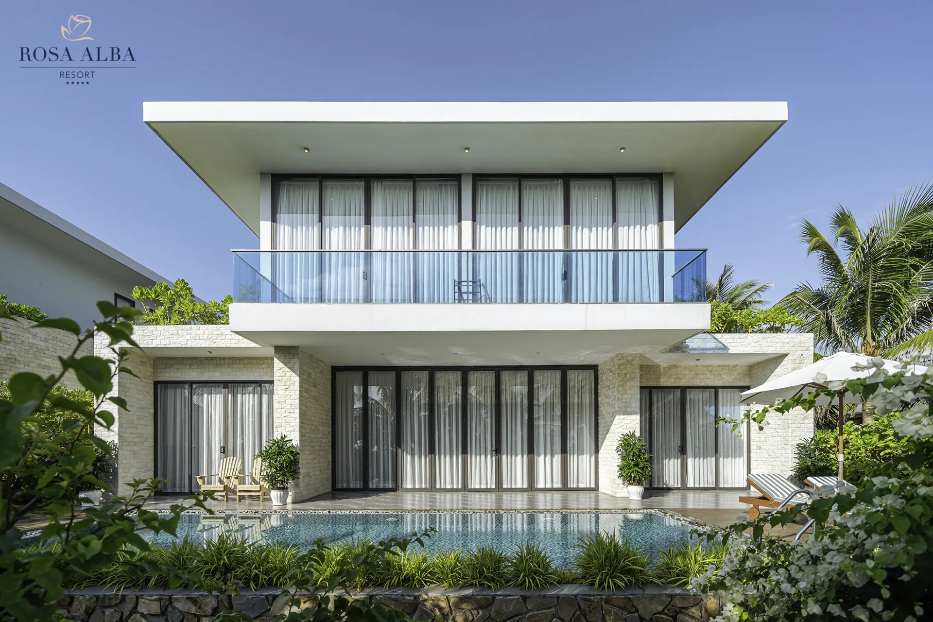 Beach front Villa 4 bedrooms with Private Pool