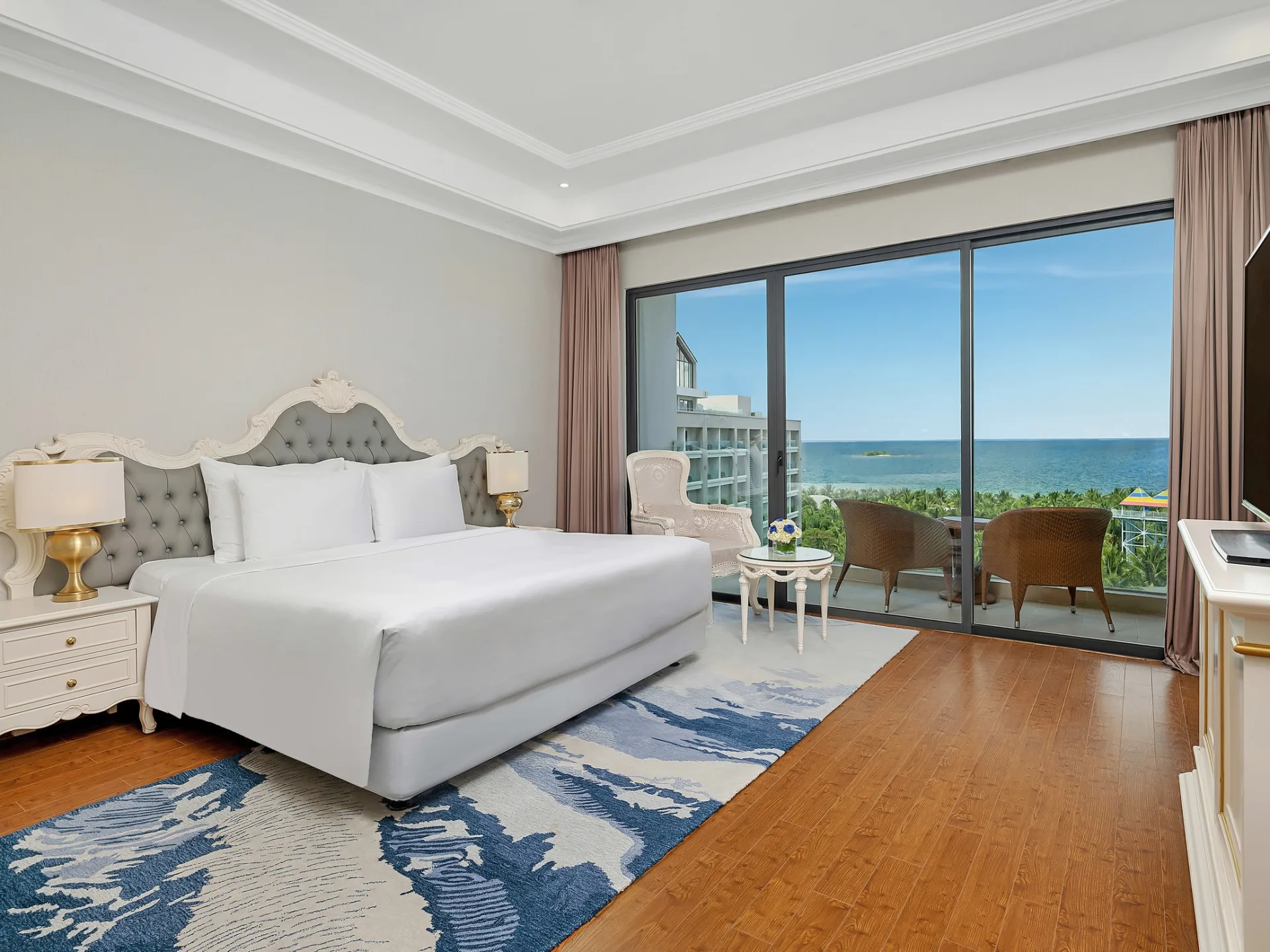 Deluxe Sea view 45m2 with balcony	