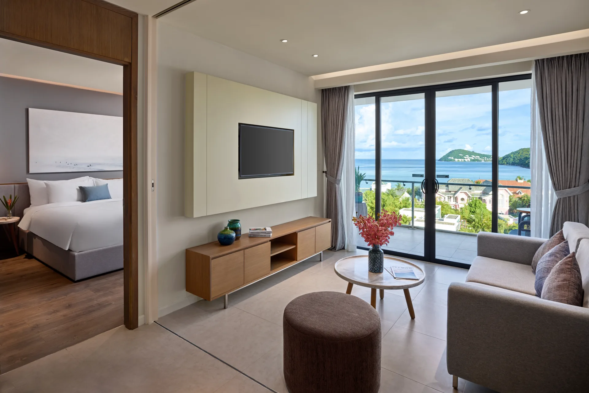 Superior Suite 1 King Bed with Balcony