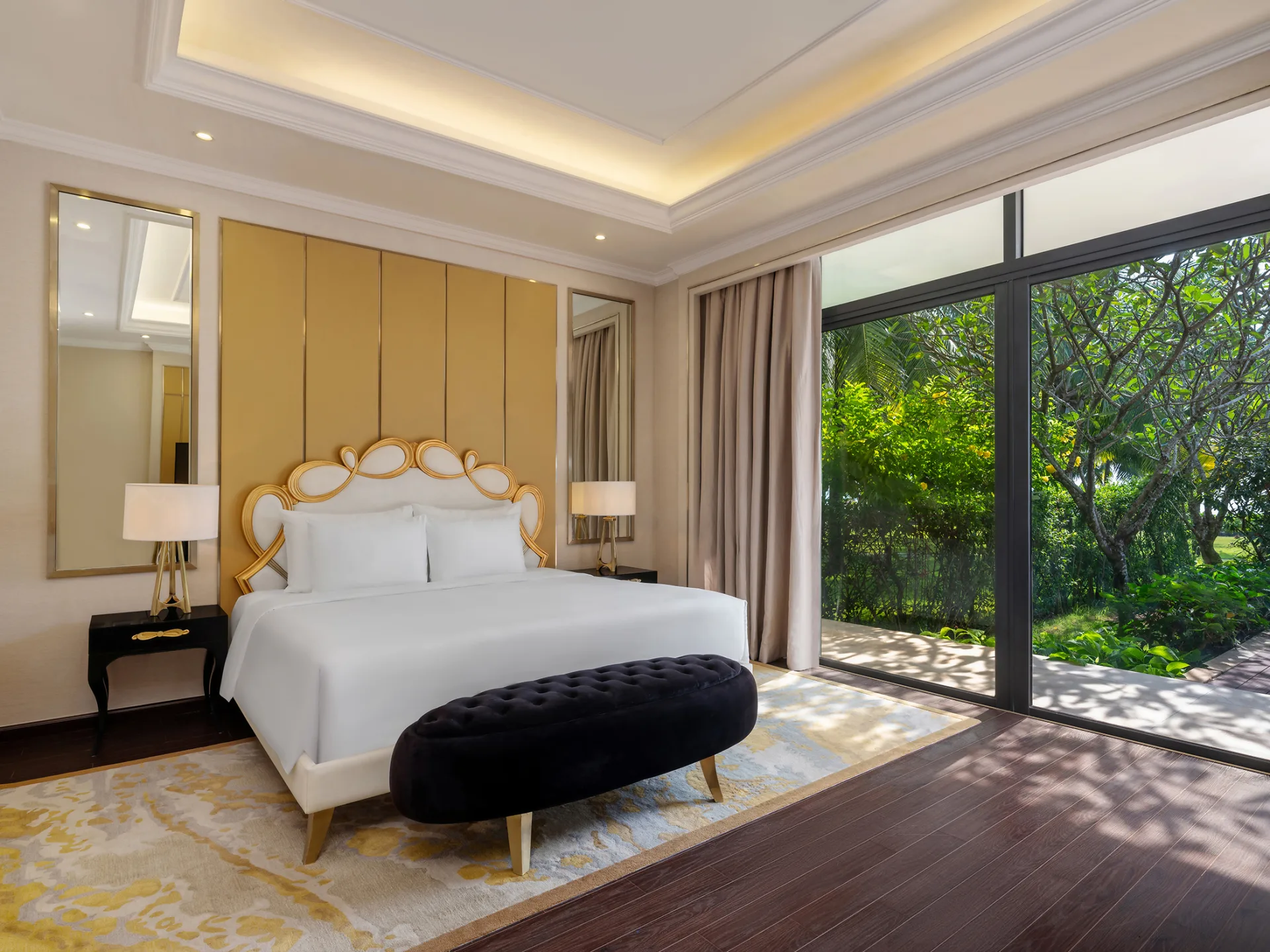 Three Bedrooms villa (252m2) with Lounge benefits	