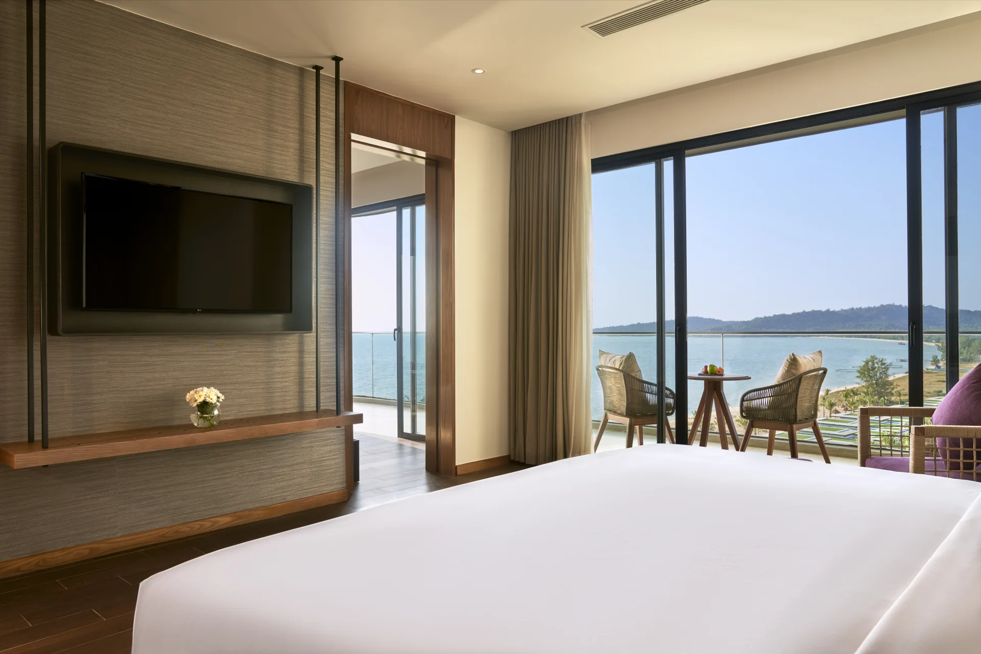Sea View Suite Room with Balcony