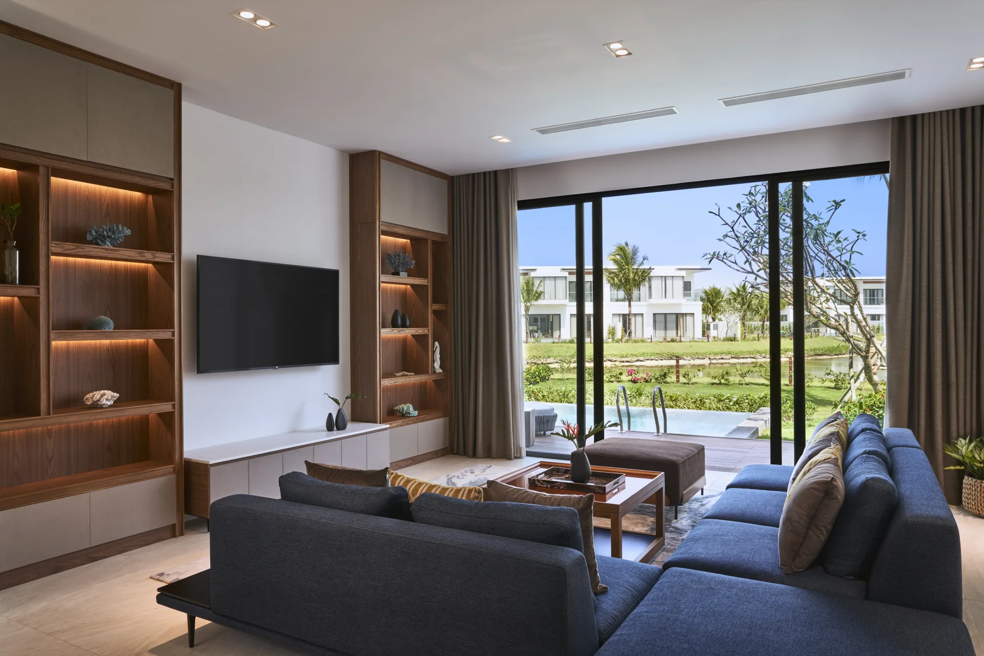 Two Bedroom Villa with - Lake View