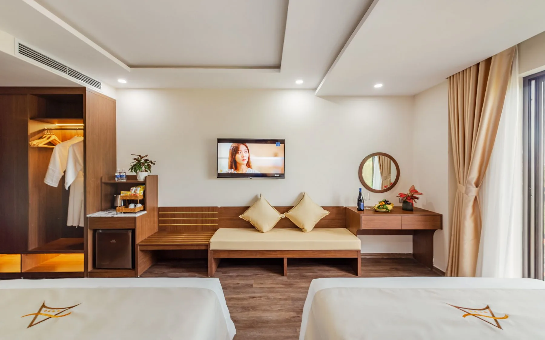 Aura Delight City & Sea View Triple