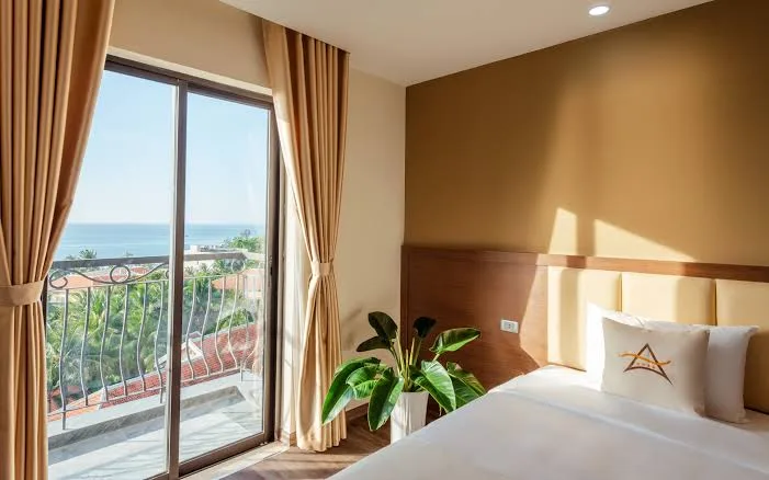 Gaia Delight Triple Garden View