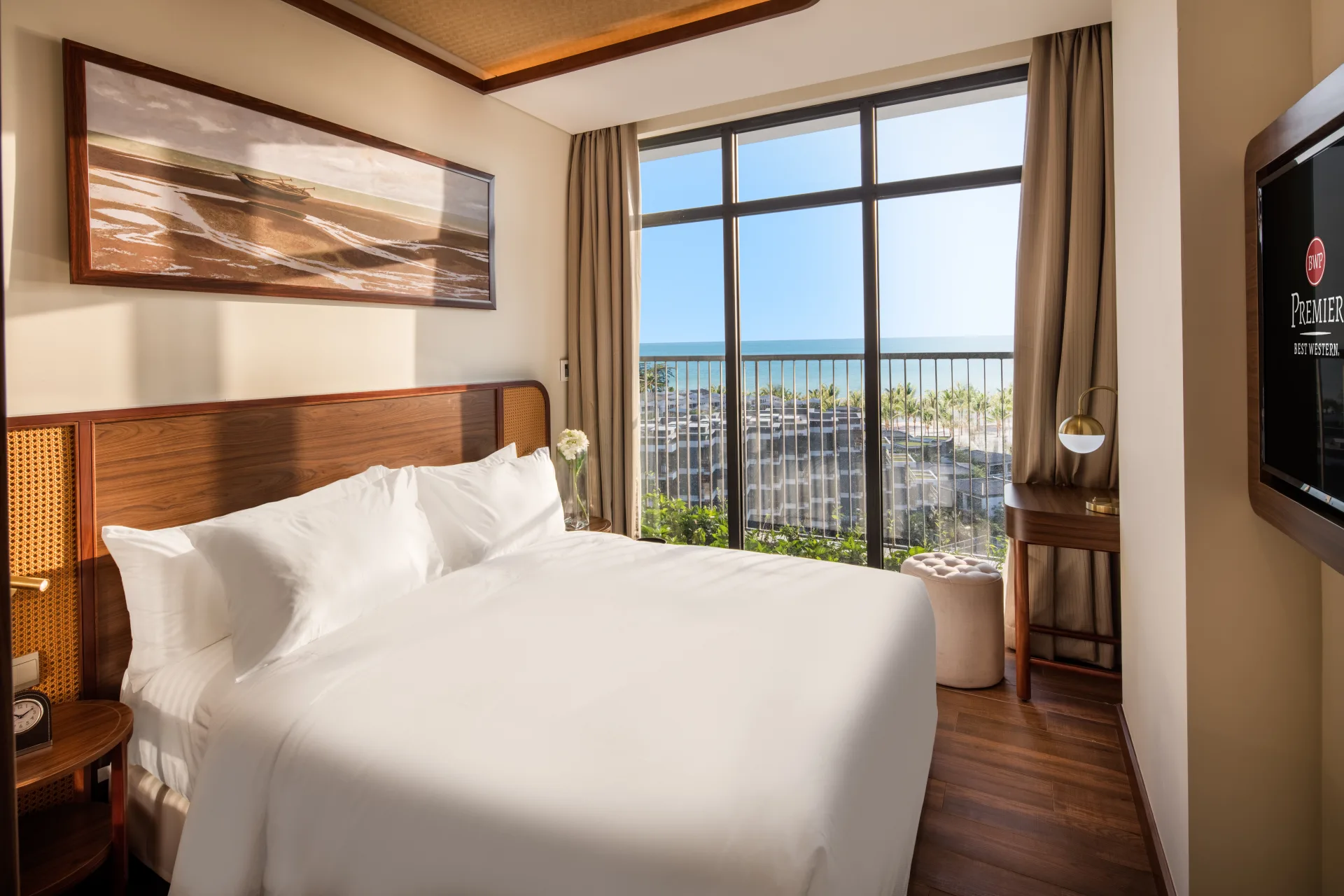 Executive Suite with 02-Bedrooms with Garden view	