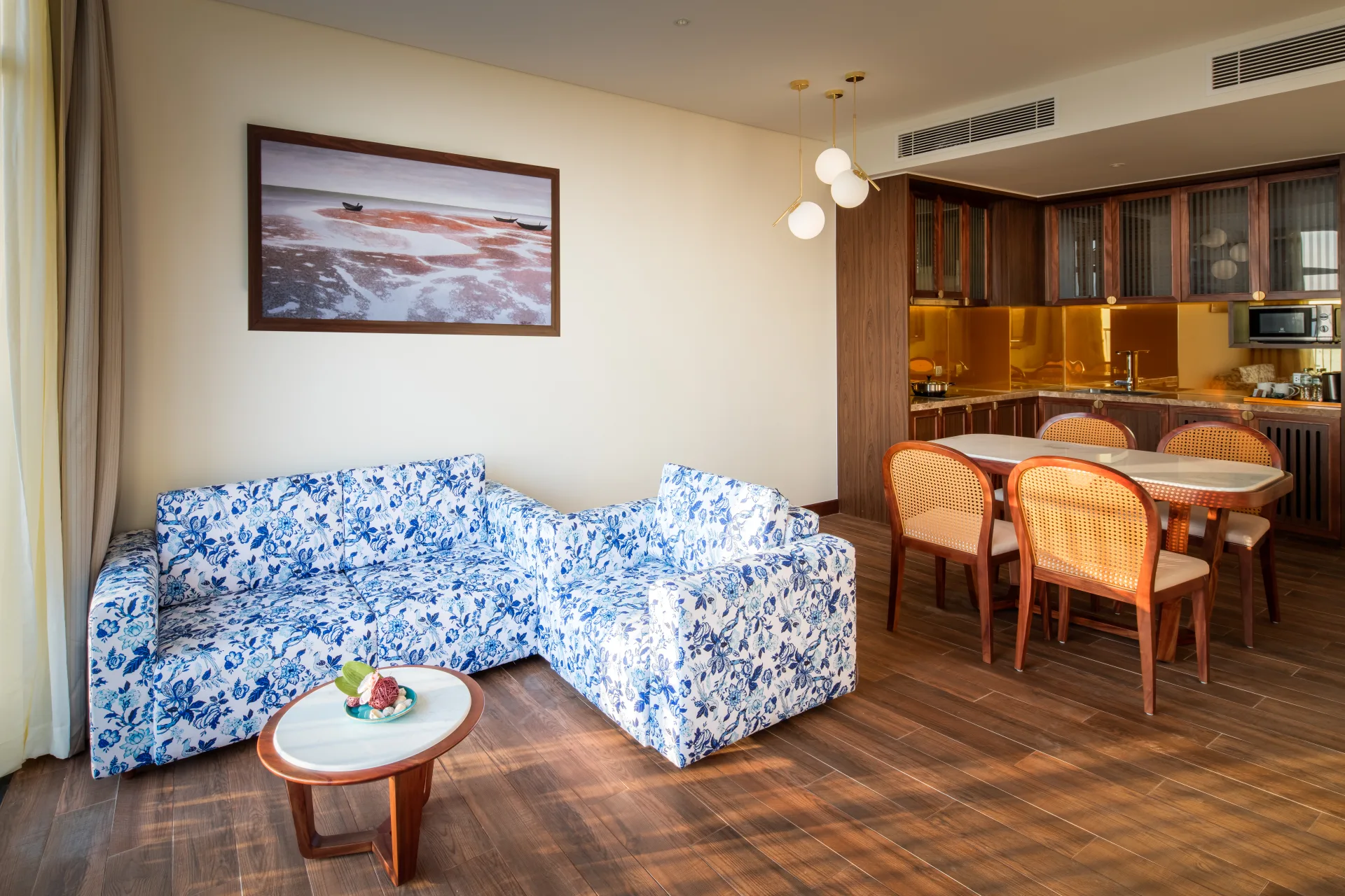 Executive Suite with 02-Bedrooms with Sea view	