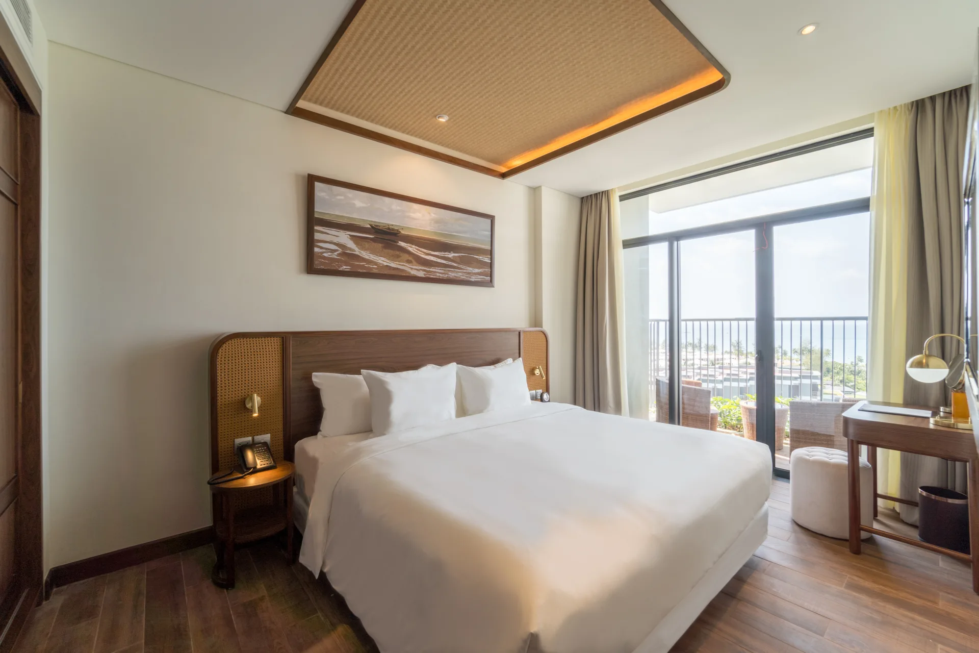 Grande Suite with 03-Bed rooms with Garden View	