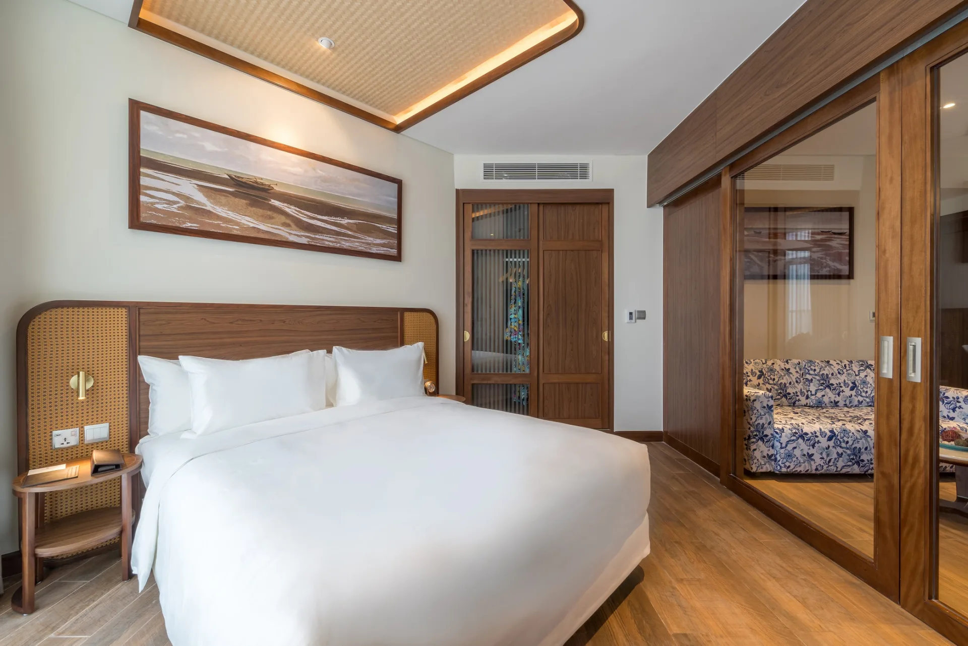 Grande Suite with 03-Bed rooms with Garden View	