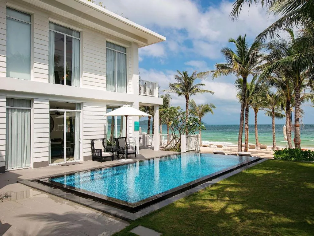 Ocean Pool Villa 3 bedrooms	 	 	