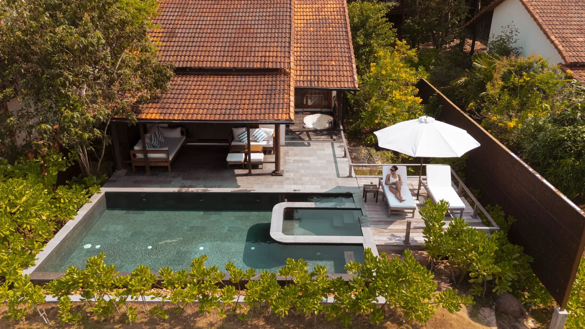 Beachfront Pool Villa
