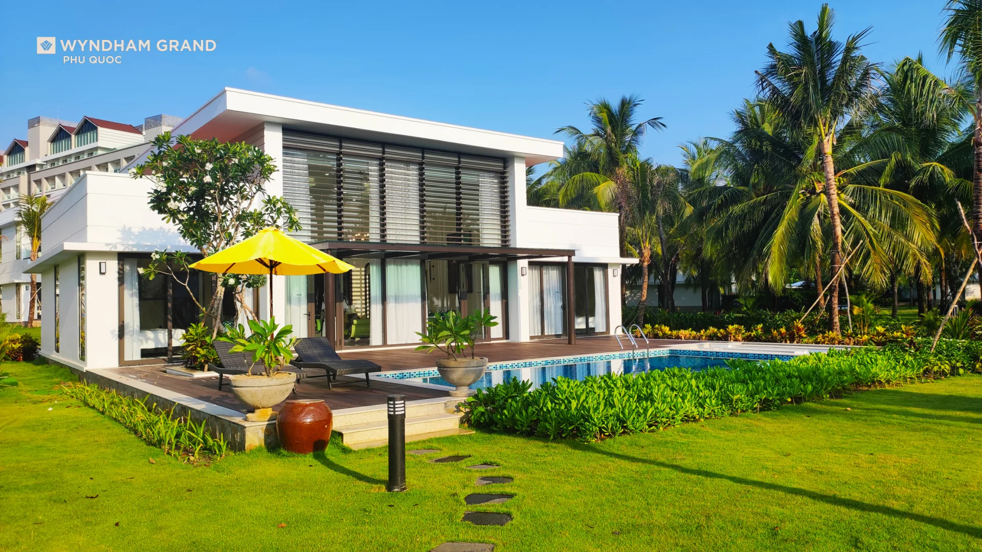 02-Bedroom Villa Garden View
