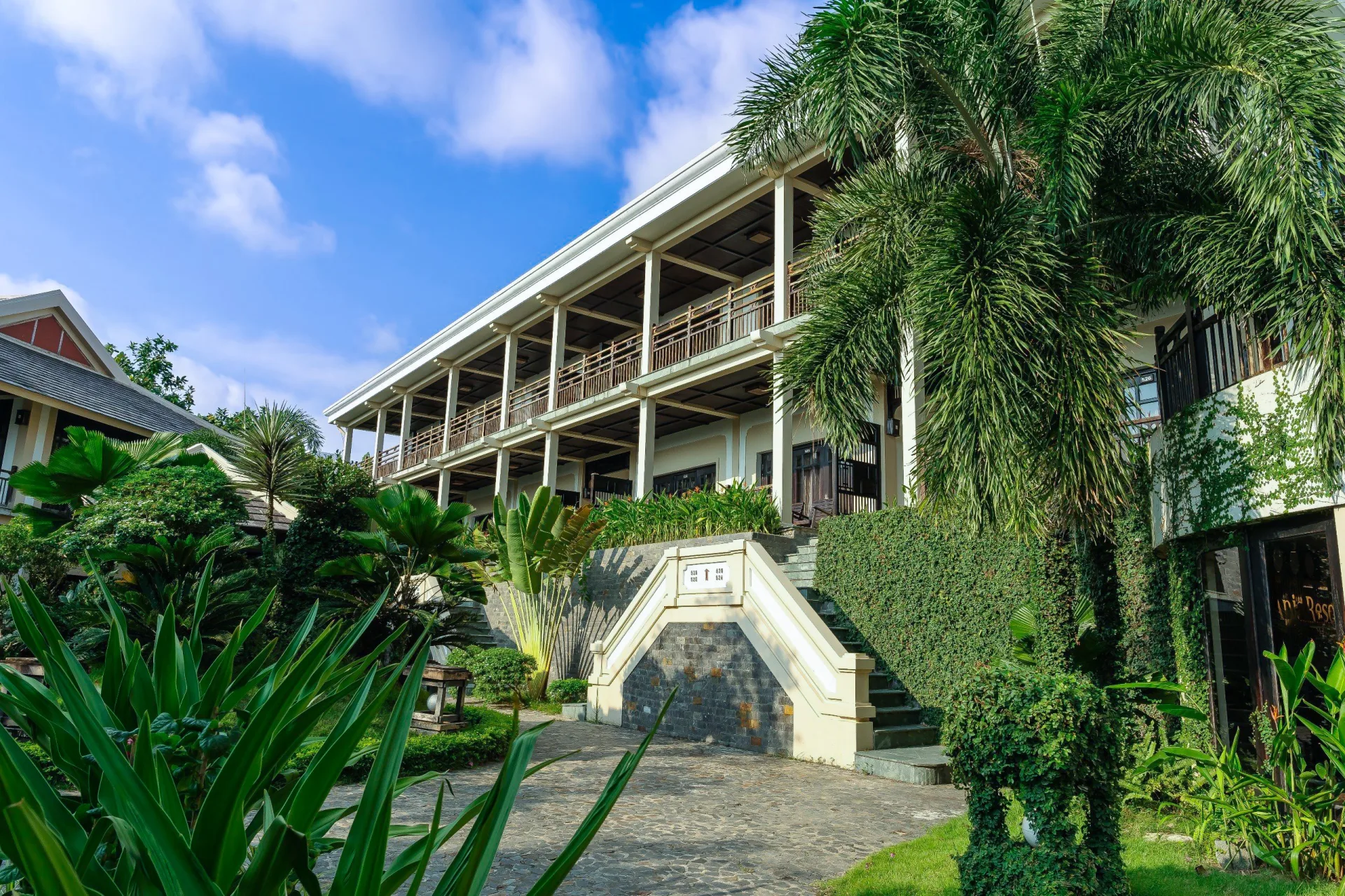 Deluxe Balcony	