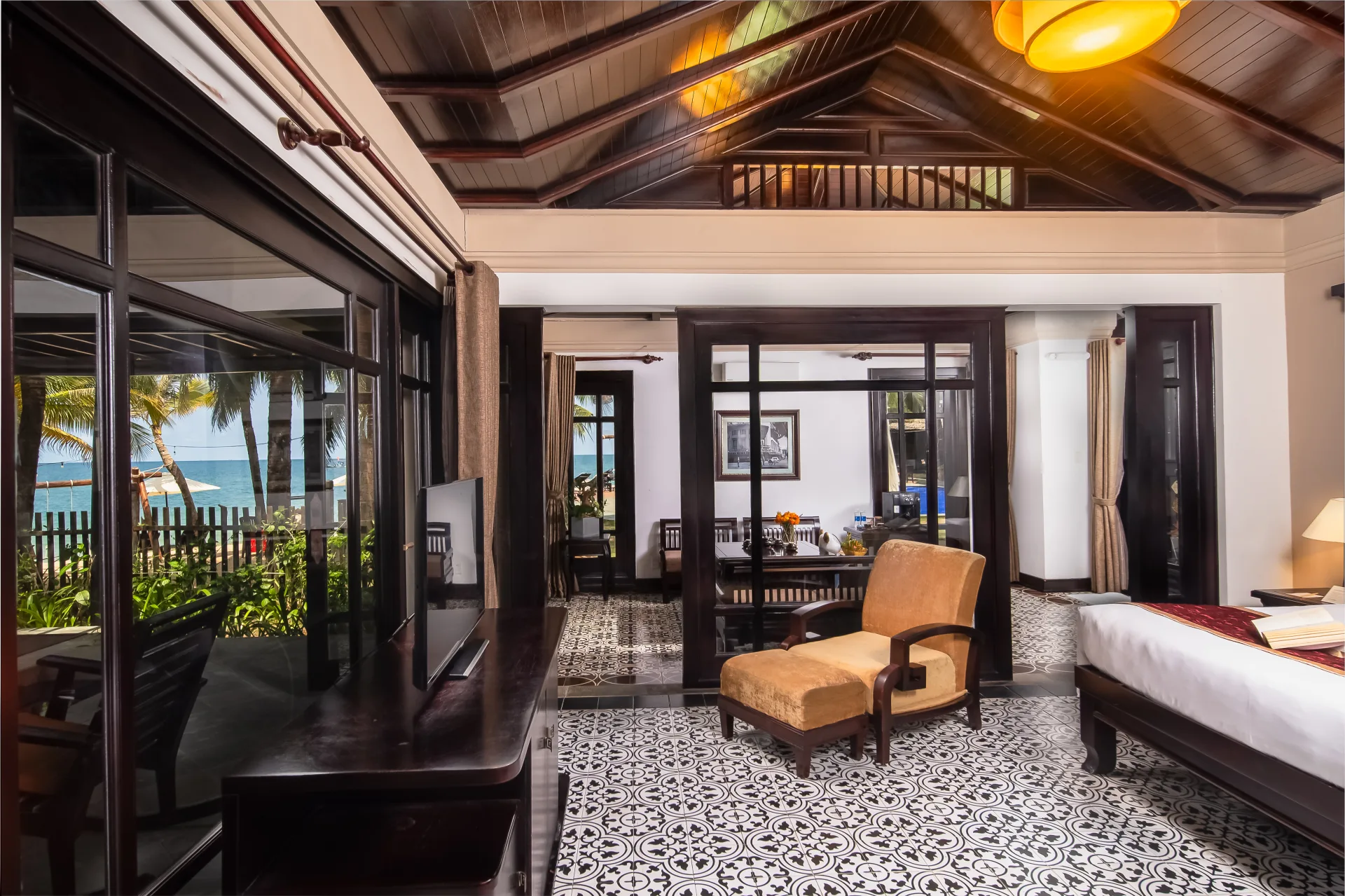 Impeccable Beach Step Villa	